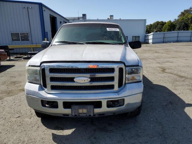 1FTSX21Y16EA03215 - 2006 FORD F250 SUPER DUTY WHITE photo 5