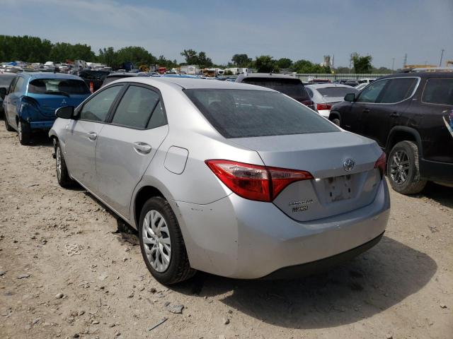 5YFBURHEXJP757657 - 2018 TOYOTA COROLLA L SILVER photo 3