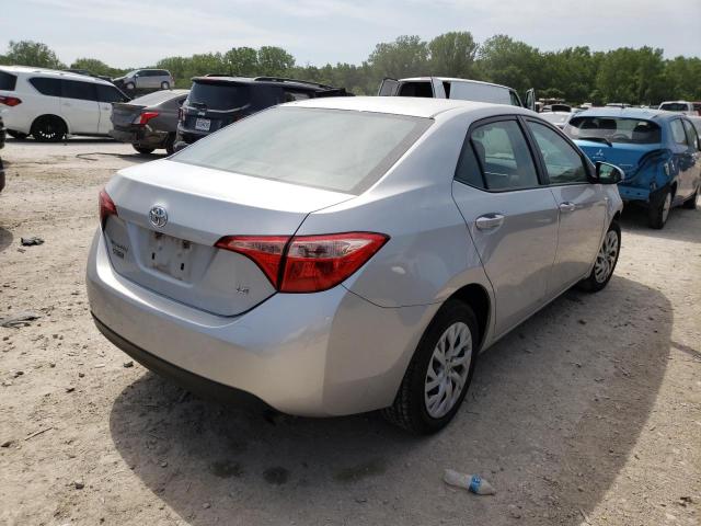 5YFBURHEXJP757657 - 2018 TOYOTA COROLLA L SILVER photo 4