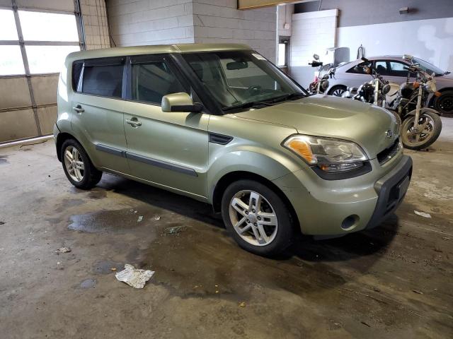 KNDJT2A22B7301788 - 2011 KIA SOUL + GREEN photo 4