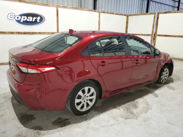 5YFEPMAE0NP354522 - 2022 TOYOTA COROLLA LE RED photo 3