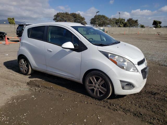 KL8CD6S95FC803564 - 2015 CHEVROLET SPARK 1LT WHITE photo 4