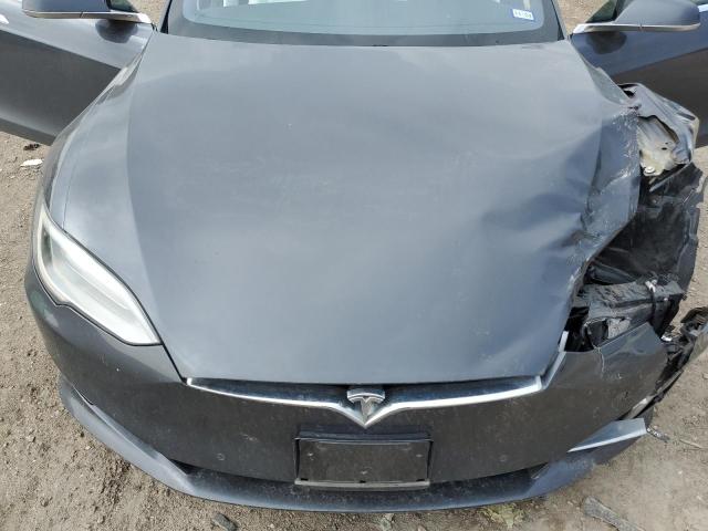 5YJSA1E26JF285490 - 2018 TESLA MODEL S ნაცრისფერი ფოტო 11