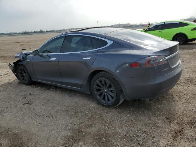 5YJSA1E26JF285490 - 2018 TESLA MODEL S ნაცრისფერი ფოტო 2