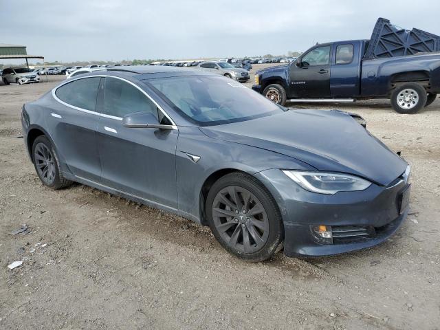 5YJSA1E26JF285490 - 2018 TESLA MODEL S ნაცრისფერი ფოტო 4