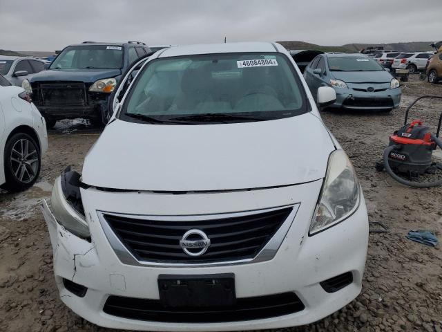 3N1CN7AP4DL853239 - 2013 NISSAN VERSA S WHITE photo 5