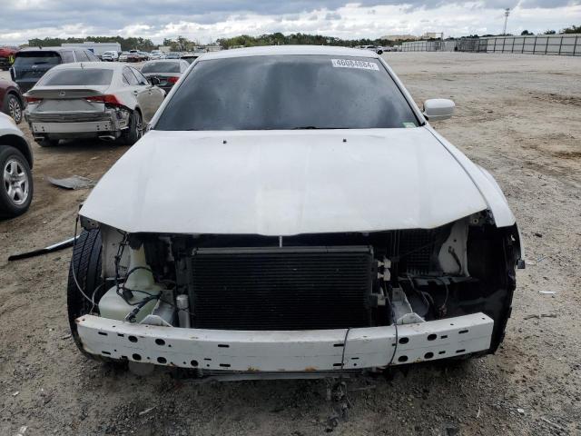 2C3CCAAG0CH186214 - 2012 CHRYSLER 300 WHITE photo 5