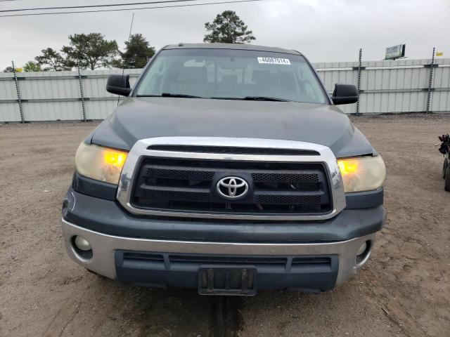 5TFRM5F11AX015463 - 2010 TOYOTA TUNDRA DOUBLE CAB SR5 BLUE photo 5