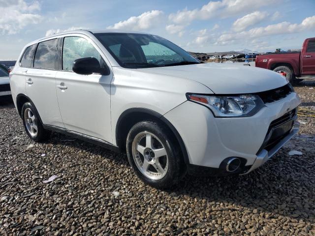 JA4AD2A31FZ010659 - 2015 MITSUBISHI OUTLANDER ES WHITE photo 4