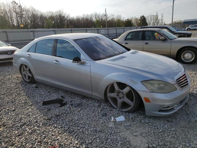 WDDNG7BB8AA333346 - 2010 MERCEDES-BENZ S 550 SILVER photo 4