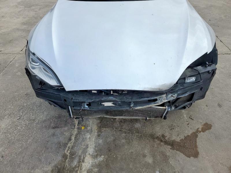 5YJSA1E26GF134156 - 2016 TESLA MODEL S Gümüş foto 11