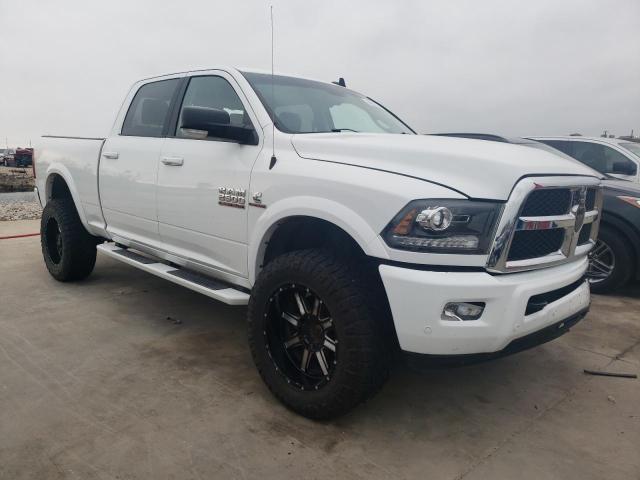 3C6UR5FL0JG289049 - 2018 RAM 2500 LARAMIE WHITE photo 4