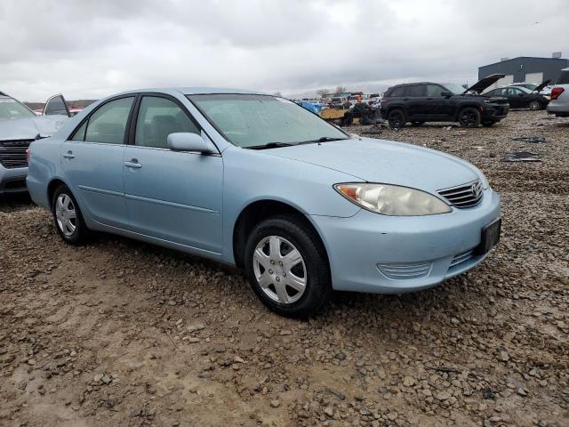 JTDBE32K863055622 - 2006 TOYOTA CAMRY LE BLUE photo 4