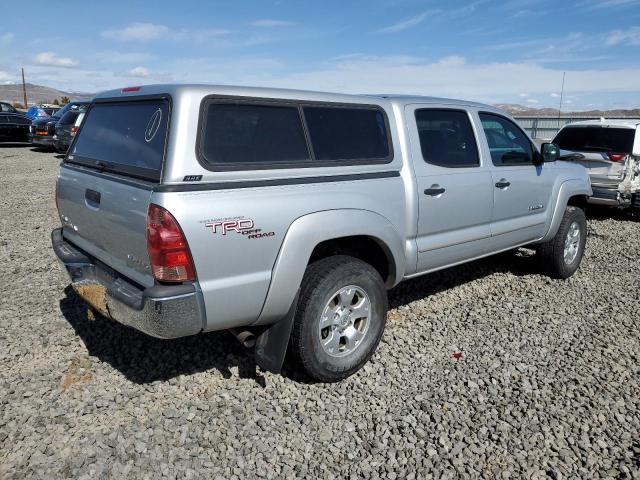 5TELU42N67Z453678 - 2007 TOYOTA TACOMA DOUBLE CAB GRAY photo 3