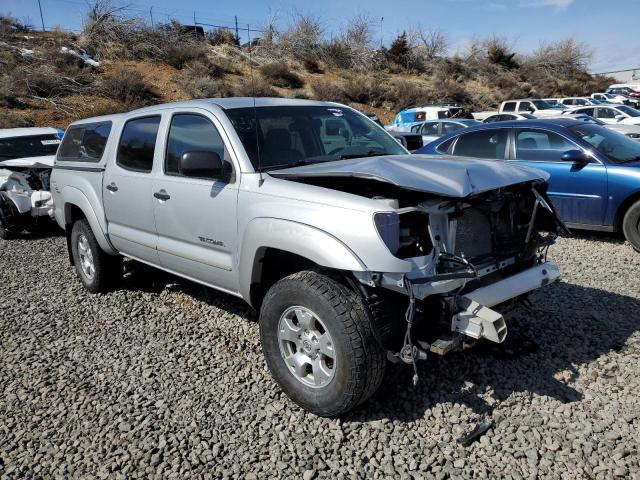 5TELU42N67Z453678 - 2007 TOYOTA TACOMA DOUBLE CAB GRAY photo 4