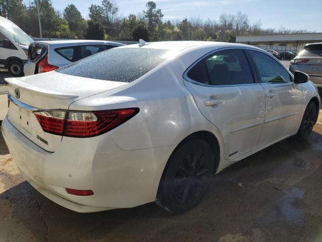 JTHBW1GG1D2003644 - 2013 LEXUS ES 300H WHITE photo 3