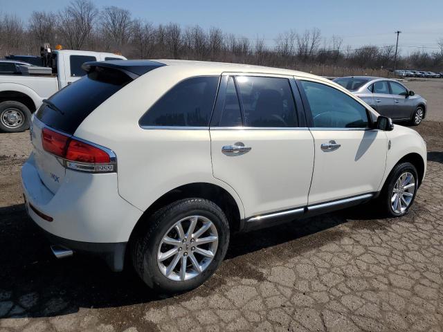 2LMDJ6JK5DBL60581 - 2013 LINCOLN MKX WHITE photo 3