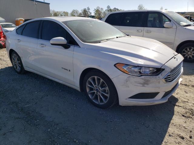 3FA6P0LU7HR314766 - 2017 FORD FUSION SE HYBRID WHITE photo 4