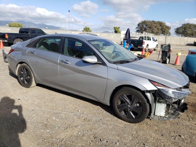 5NPLM4AG8MH028870 - 2021 HYUNDAI ELANTRA SEL SILVER photo 4