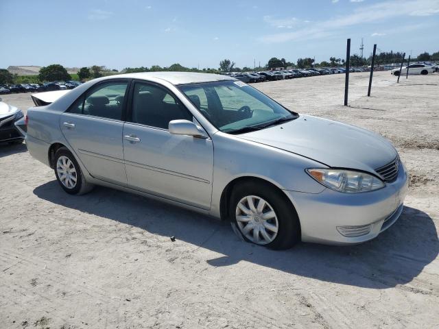 4T1BE32K95U016249 - 2005 TOYOTA CAMRY LE SILVER photo 4