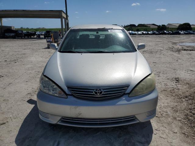 4T1BE32K95U016249 - 2005 TOYOTA CAMRY LE SILVER photo 5