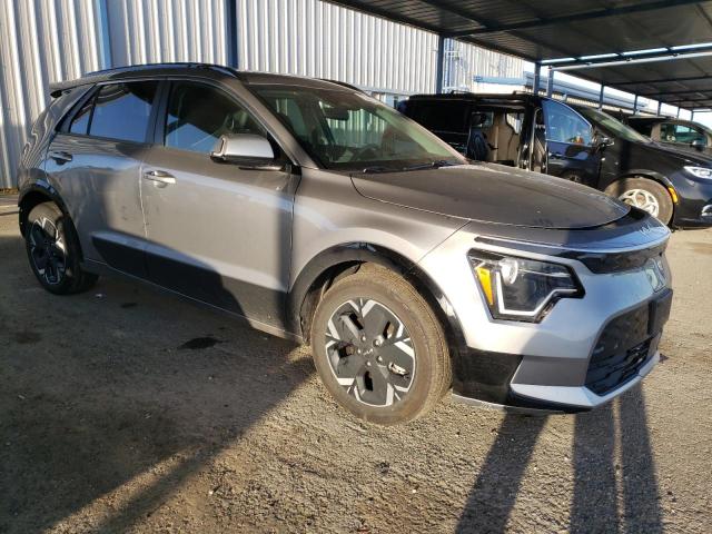 KNDCR3L14P5036568 - 2023 KIA NIRO WIND GRAY photo 4