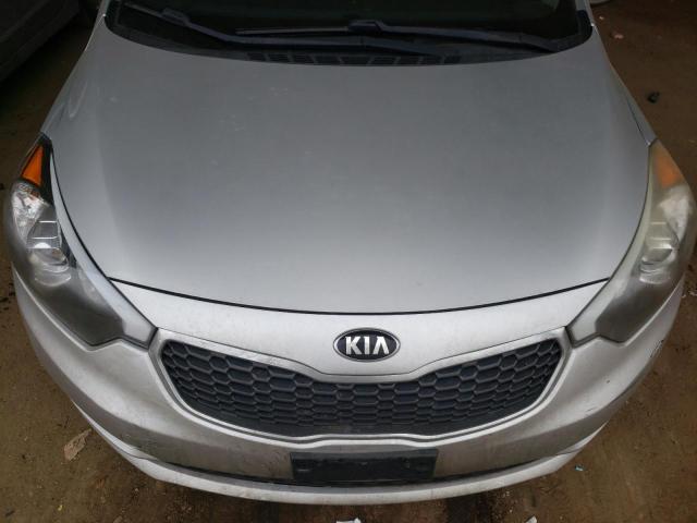 KNAFK4A69G5587503 - 2016 KIA FORTE LX SILVER photo 11