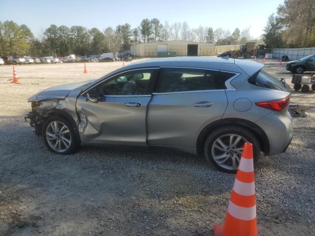 SJKCH5CP1HA026234 - 2017 INFINITI QX30 BASE SILVER photo 2