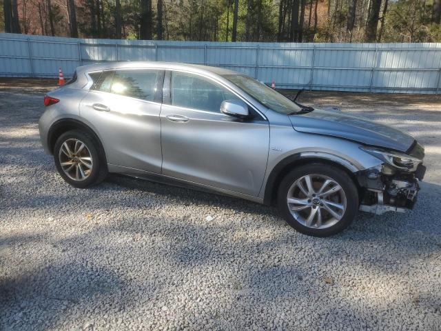 SJKCH5CP1HA026234 - 2017 INFINITI QX30 BASE SILVER photo 4
