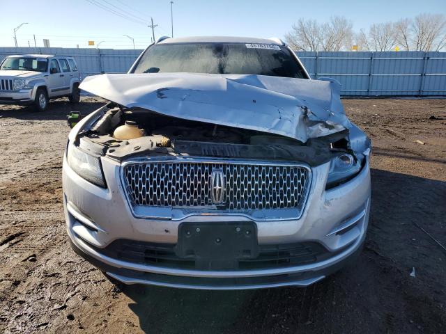 5LMCJ3D93KUL22446 - 2019 LINCOLN MKC RESERVE ვერცხლისფერი ფოტო 5