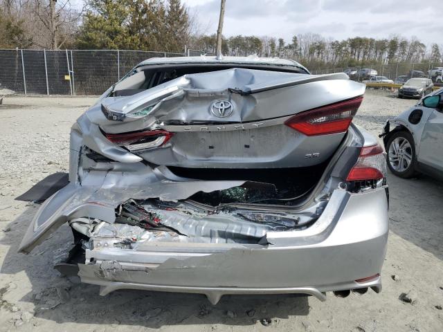 4T1T11AK5PU170644 - 2023 TOYOTA CAMRY SE NIGHT SHADE SILVER photo 6