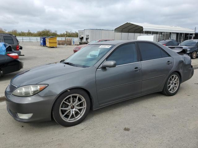 JTDBA30K350025037 - 2005 TOYOTA CAMRY SE GRAY photo 1