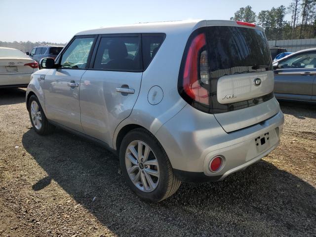 KNDJP3A58J7594096 - 2018 KIA SOUL + SILVER photo 2