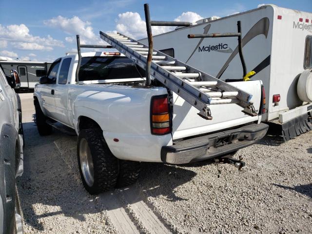 1GCJC39235E265958 - 2005 CHEVROLET SILVERADO C3500 WHITE photo 2