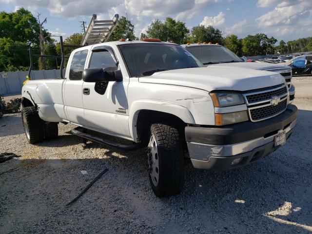 1GCJC39235E265958 - 2005 CHEVROLET SILVERADO C3500 WHITE photo 4