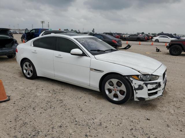 SAJAR4BG5HA969506 - 2017 JAGUAR XE WHITE photo 4