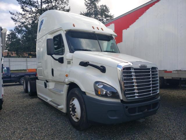 3AKJGLBG2GSHM9077 - 2016 FREIGHTLINER CASCADIA 1 WHITE photo 1