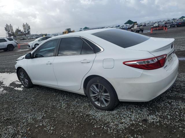 4T1BF1FK0HU325429 - 2017 TOYOTA CAMRY LE WHITE photo 2