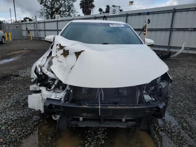 4T1BF1FK0HU325429 - 2017 TOYOTA CAMRY LE WHITE photo 5