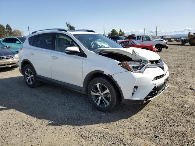 JTMRFREV7JJ739490 - 2018 TOYOTA RAV4 ADVENTURE WHITE photo 4