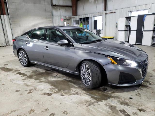 1N4BL4EV2PN386788 - 2023 NISSAN ALTIMA SL GRAY photo 4