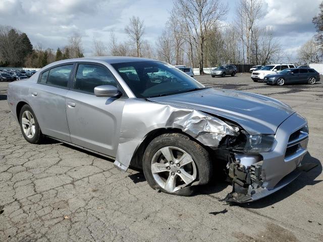2C3CDXBGXEH269120 - 2014 DODGE CHARGER SE SILVER photo 4