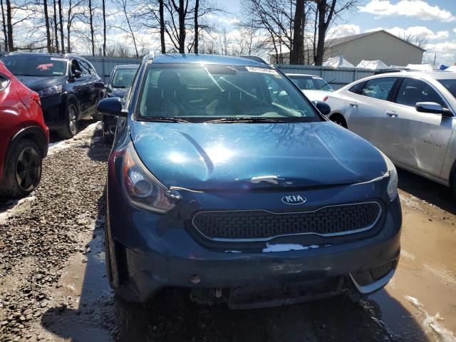 KNDCB3LC2H5044109 - 2017 KIA NIRO FE BLUE photo 5