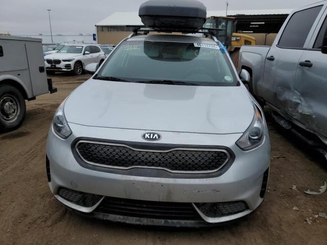 KNDCB3LC1K5349589 - 2019 KIA NIRO FE SILVER photo 5