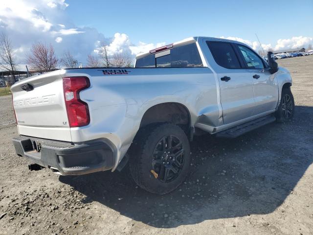 3GCUDFET5NG528924 - 2022 CHEVROLET SILVERADO K1500 LT TRAIL BOSS SILVER photo 3