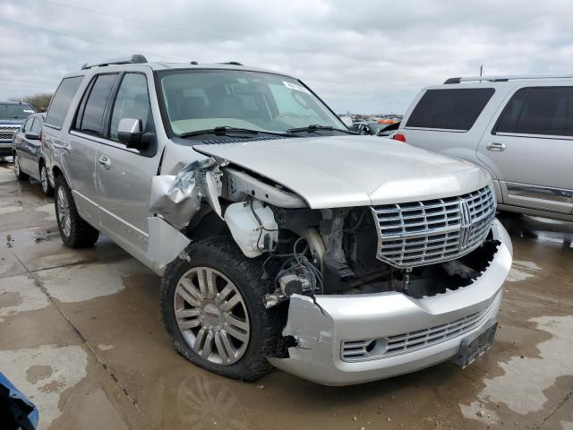 5LMFU27547LJ23474 - 2007 LINCOLN NAVIGATOR SILVER photo 4