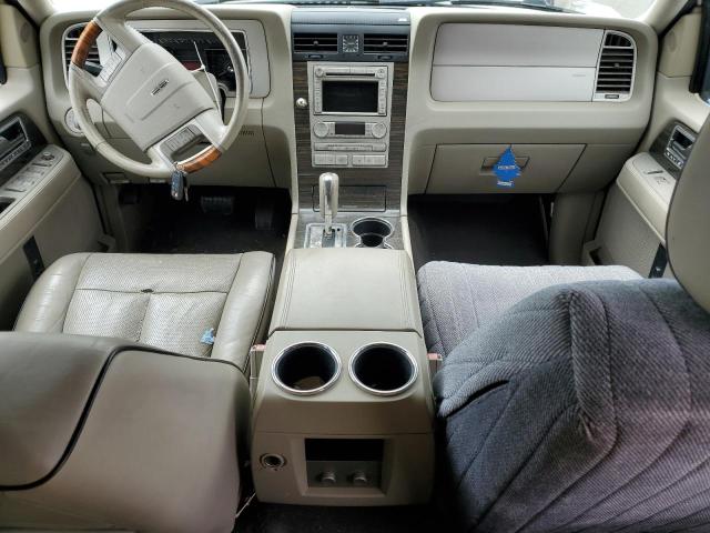 5LMFU27547LJ23474 - 2007 LINCOLN NAVIGATOR ვერცხლისფერი ფოტო 8