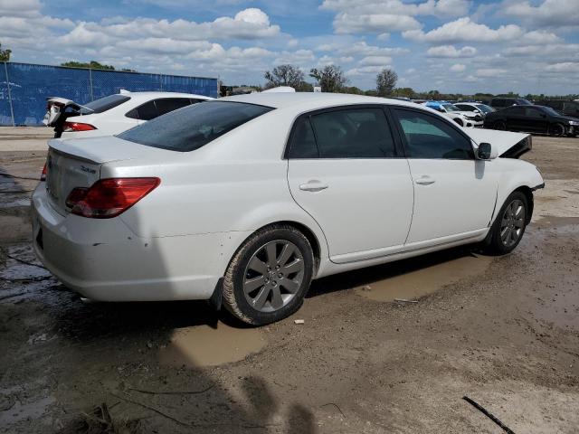 4T1BK36BX5U025349 - 2005 TOYOTA AVALON XL WHITE photo 3