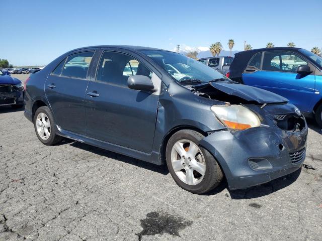 JTDBT923071030616 - 2007 TOYOTA YARIS GRAY photo 4