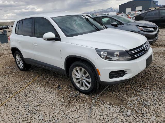 WVGBV7AXXJK000572 - 2018 VOLKSWAGEN TIGUAN LIM WHITE photo 4